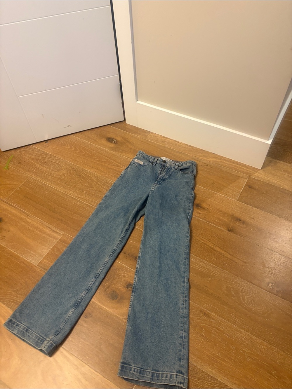 SMITH Women's Straight Jeans in Light Blue Denim